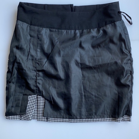 Houndstooth Mini Skirt Front Slit Accent Zipper Black White - Picture 13 of 15